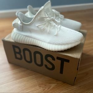 Yeezy Boost 350 v2 triple white